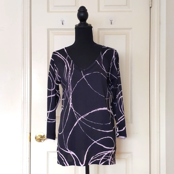 Pierri New York Rayon and Nylon Black w/Pink Pattern 3/4 Sleeve V-Neck Sweater. - Picture 1 of 4
